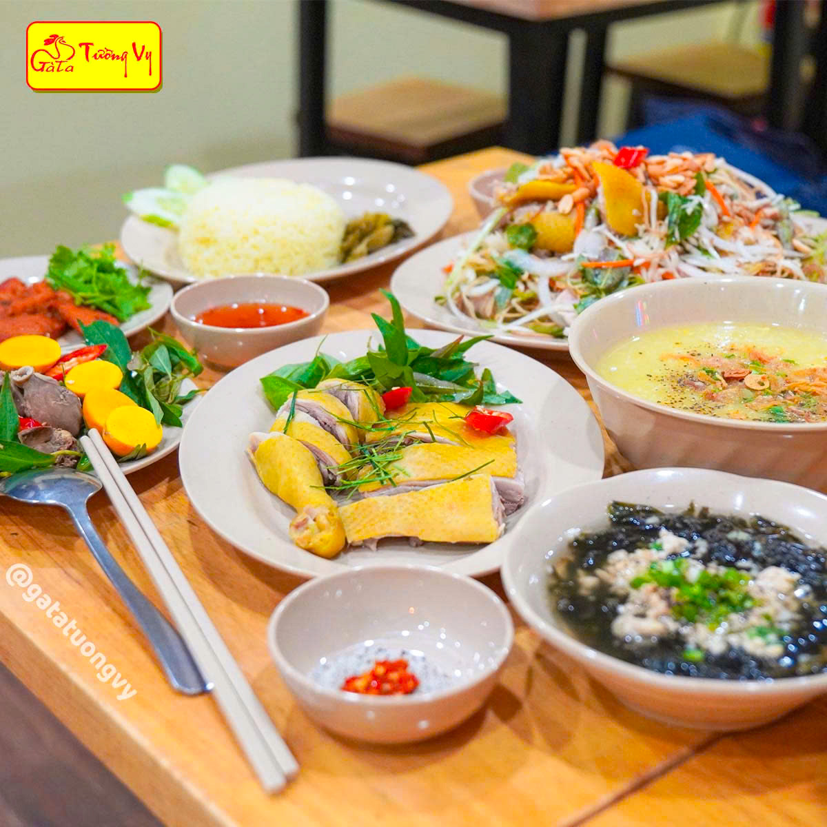 7. CUỐI TUẦN ĂN GÀ – PHẢI LÀ GÀ TA TƯỜNG VY