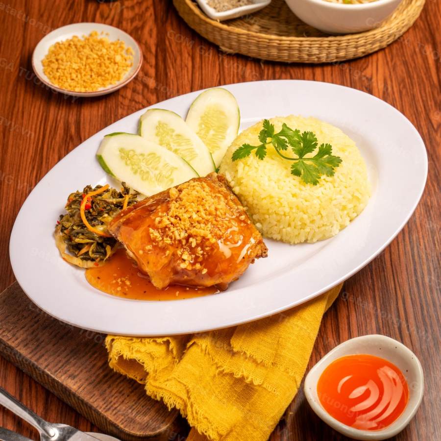 Cơm Gà Chiên Sốt Mắm Tỏi — Cơm Gà Tường Vy