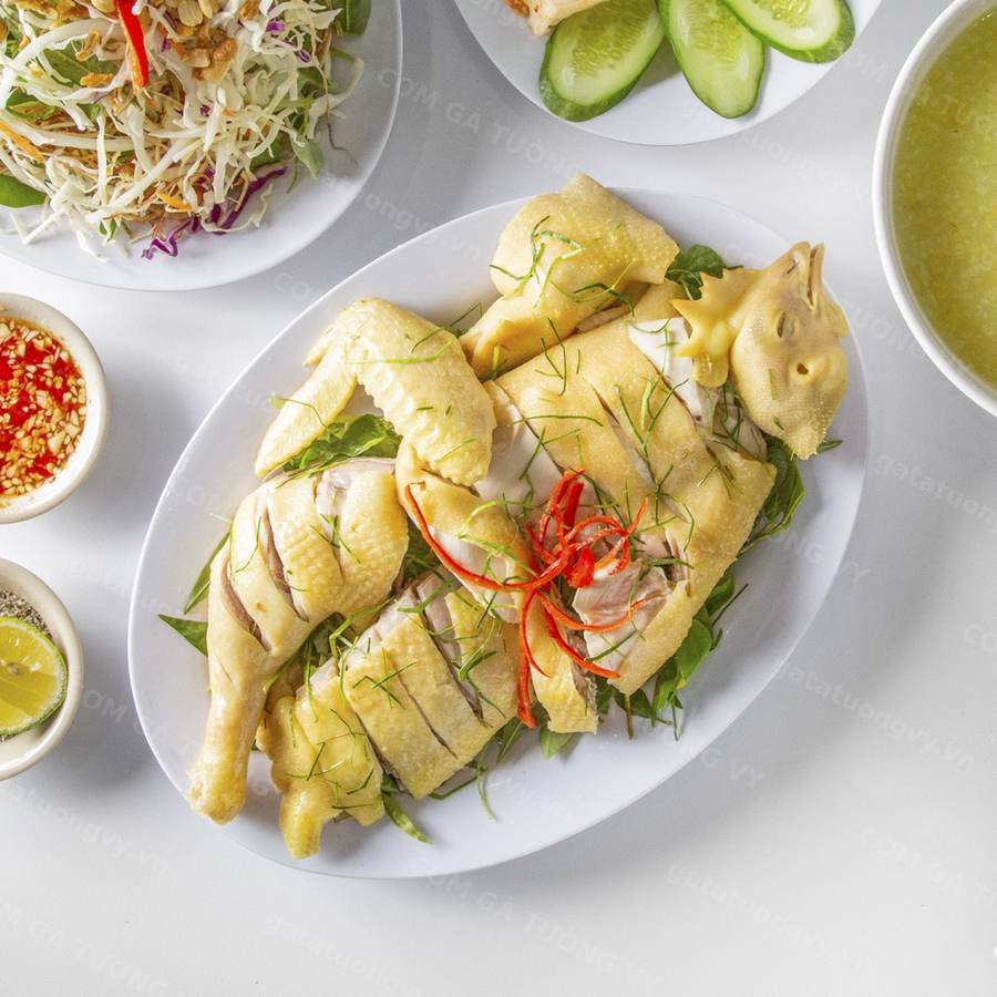 Nửa Con Gà Luộc — Cơm Gà Tường Vy
