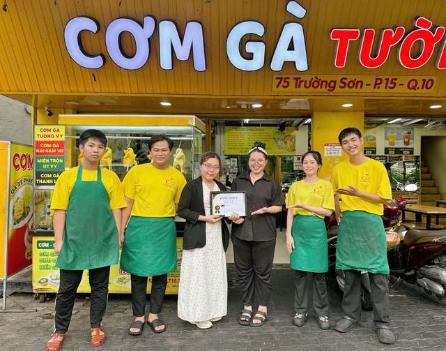 Đội ngũ Cơm Gà Tường Vy - tuyển Quản Lý Ca
