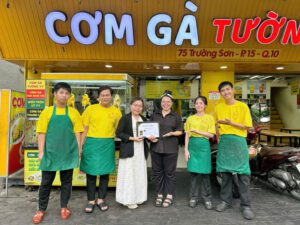 Bảng hiệu Cơm Gà Tường Vy