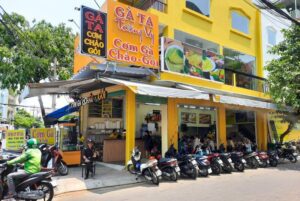 Bảng hiệu Cơm Gà Tường Vy