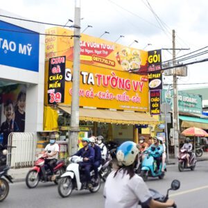 Bảng hiệu Cơm Gà Tường Vy